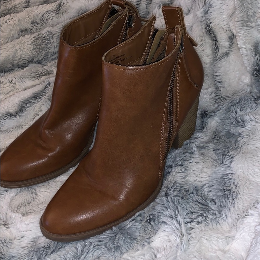 Leather Brown Booties !